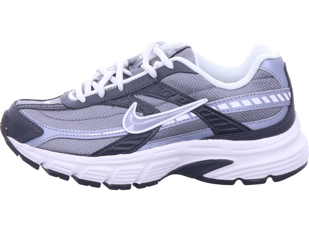 Nike    in grau