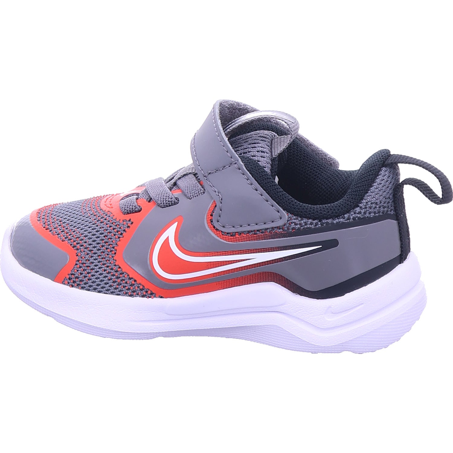 Nike Jungen Sneaker Cosmic Runner in grau