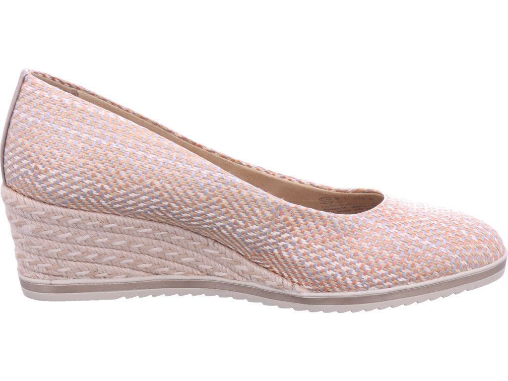 Tamaris women's pump in beige