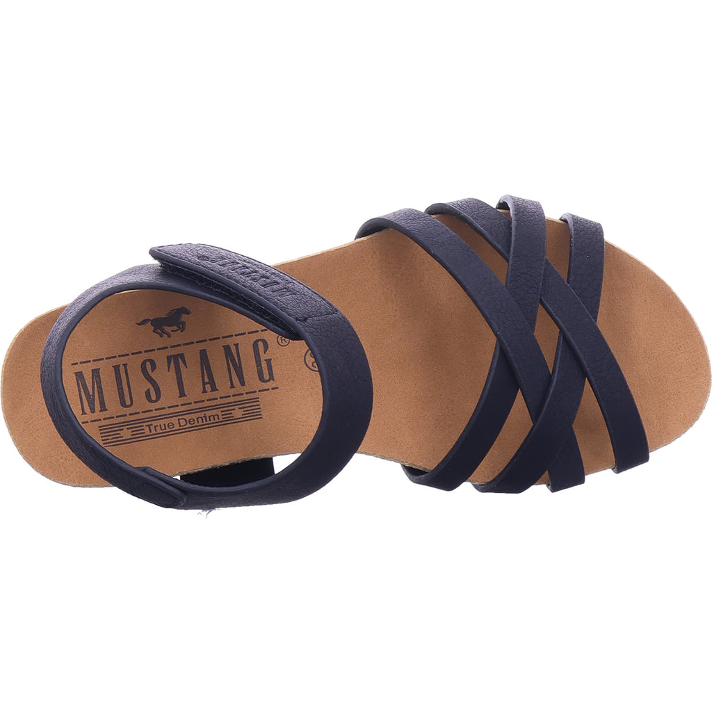 Mustang dívka v černém