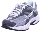 Nike    in grau