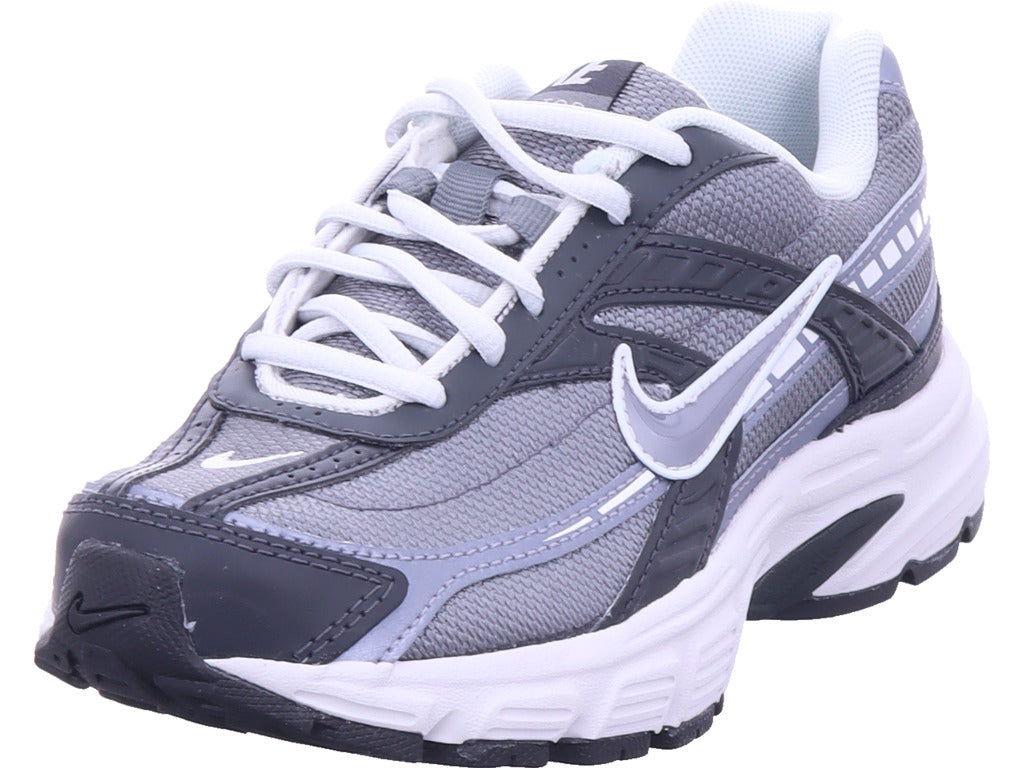 Nike    in grau