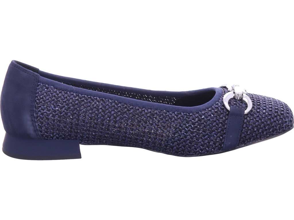 Caprice Women's Pump in blue