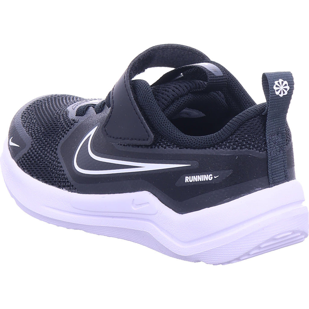 Nike Jungen Sneaker  in schwarz