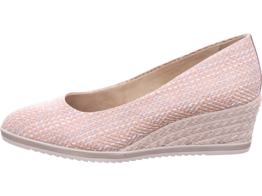 Tamaris women's pump in beige
